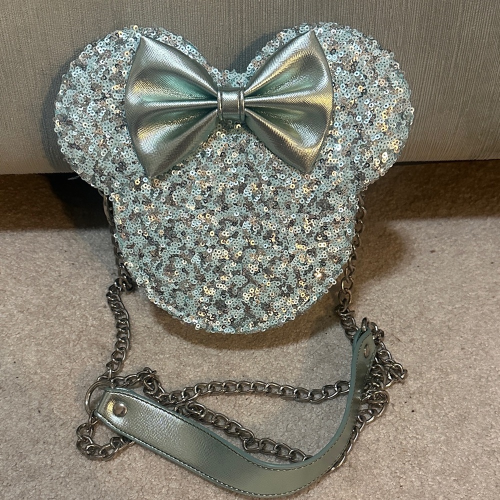Loungefly Minnie Mouse Crossbody Bag